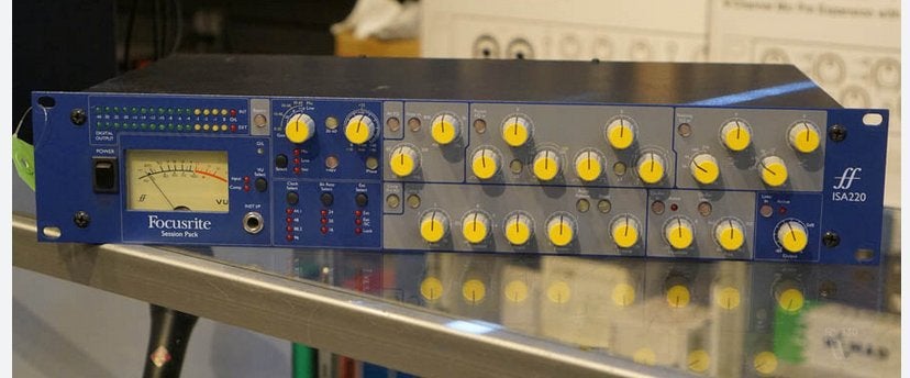 Focusrite isa 220 In top staat, Muziek en Instrumenten, Ophalen of Verzenden, Zo goed als nieuw, Volume