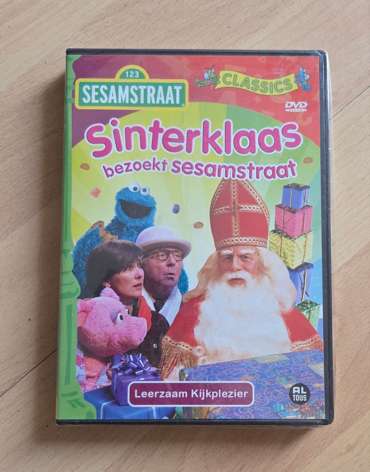 Sinterklaas Bezoekt Sesamstraat (nieuw), Alle leeftijden, Ophalen of Verzenden, Nieuw in verpakking