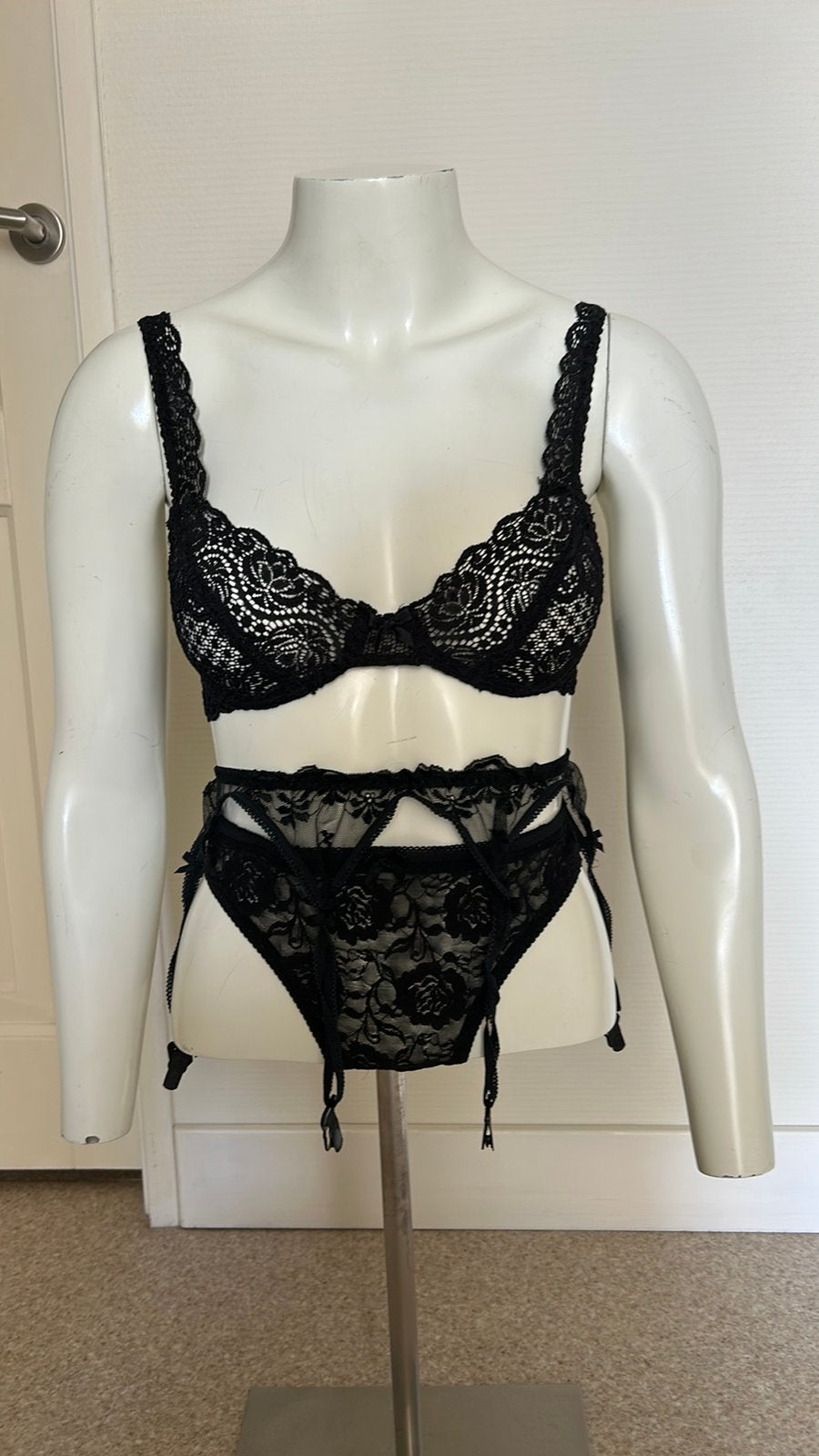 Setje BH String Jarretel mt S 75B, Kleding | Dames, Ondergoed en Lingerie, Ophalen of Verzenden, Zwart, Setje