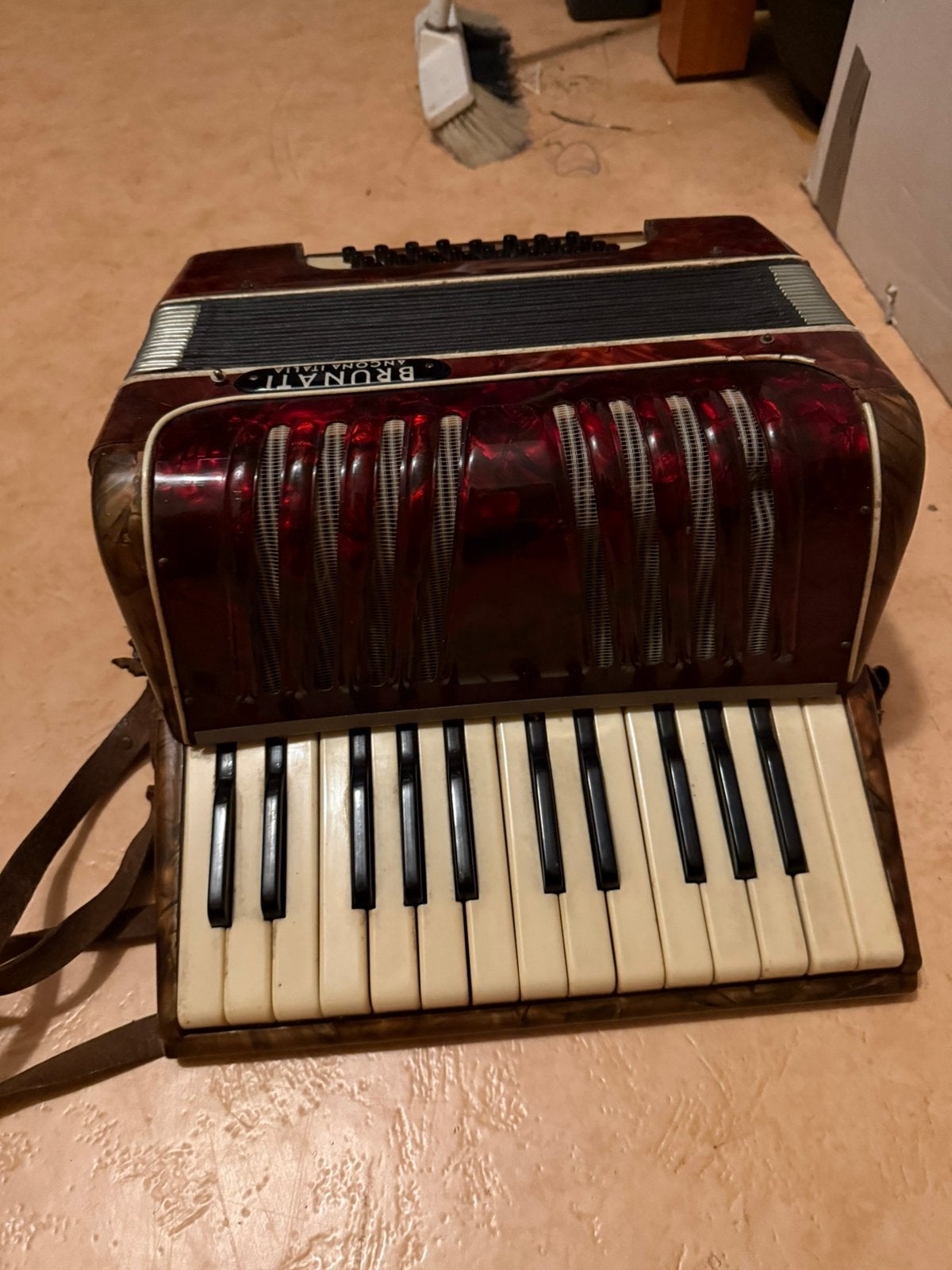 Accordeon met muziekbox en USB-stick, Ophalen of Verzenden, Zo goed als nieuw, 120-bas, Overige merken