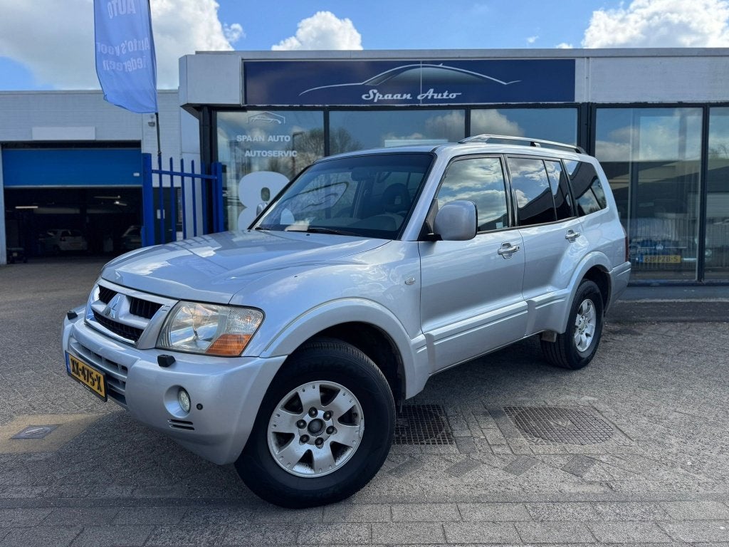 Mitsubishi Pajero 3.5 V6 l Panodak l Automaat l Leer l 7 PER, Auto's, Automatische klimaatregeling, Gebruikt, Zwart, Leder