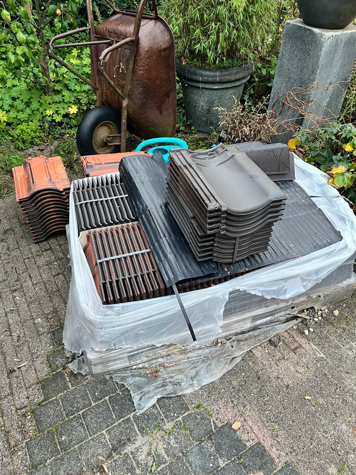 Dakpannen koramic vhv vario leikleur mat engobe, Ophalen, Steen of Klei, Nieuw, 5 tot 10 m²