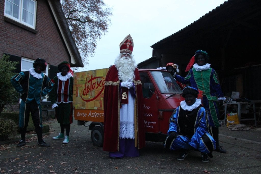 sinterklaas en zijn pieten bij u op bezoek, Ophalen, Nieuw