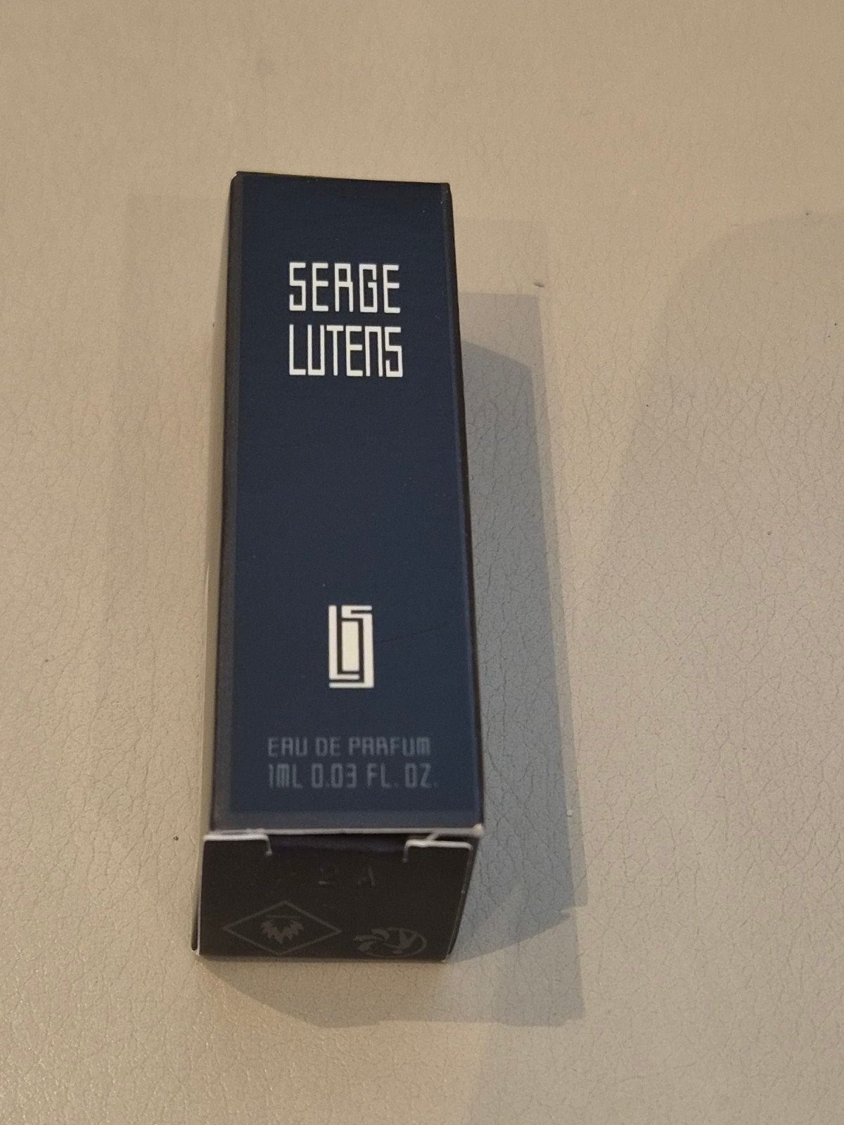 Serge Lutens Écrin de Fumée Eau de Parfum - 1ml sample, Verzenden, Nieuw