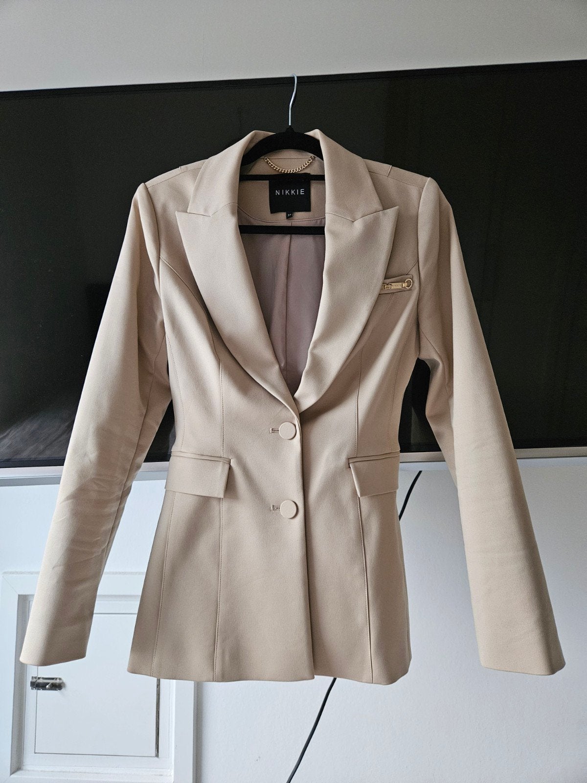 Nikkie Kallin Blazer en bijpassende broek - Maat 34/40, Kostuum of Pak, Beige, Ophalen of Verzenden, Zo goed als nieuw