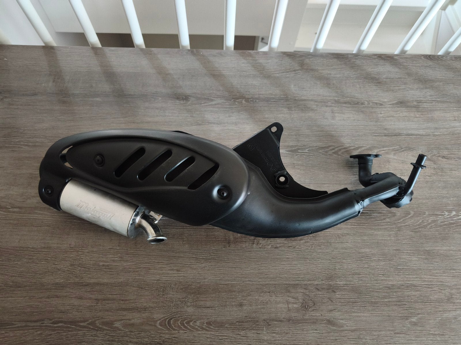Nette Originele Malaguti F12 / F15 Uitlaat.

Nette Orig, Ophalen of Verzenden, Zo goed als nieuw, Uitlaat, Piaggio