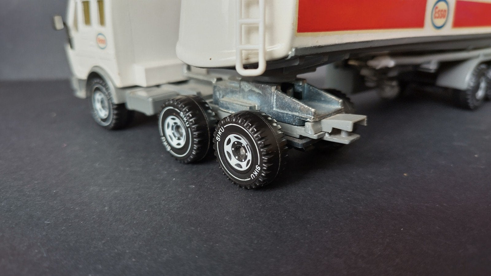 Mercedes Benz NG esso Tanker 1:55 Siku 3110 Pol, SIKU, Verzenden, Zo goed als nieuw, Bus of Vrachtwagen
