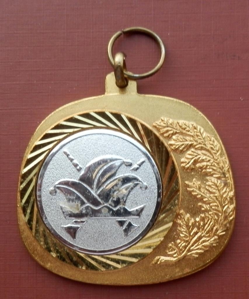 V81 carnavals medaille cv de stoppenclub 1985 -, Ophalen of Verzenden, Overige materialen