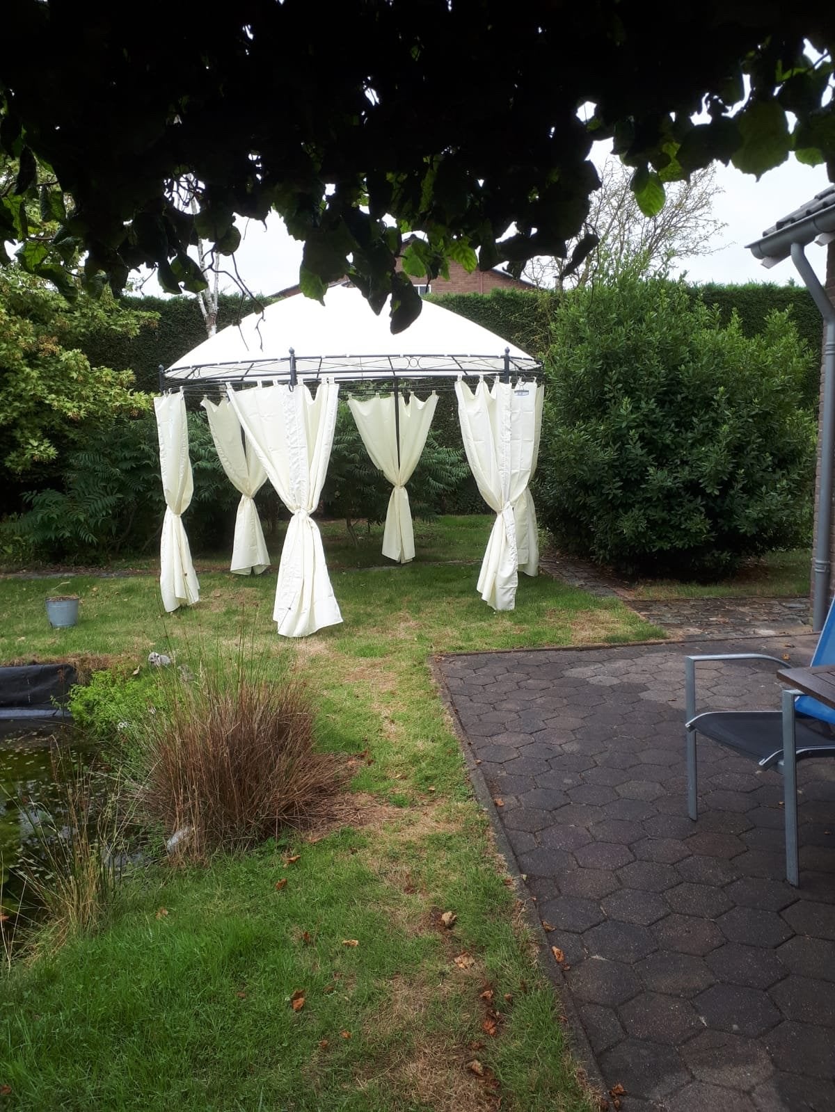 Mooi paviljoen met gordijnen voor tuin of terras, Ophalen, Gebruikt, Opvouwbaar, 4 tot 6 meter