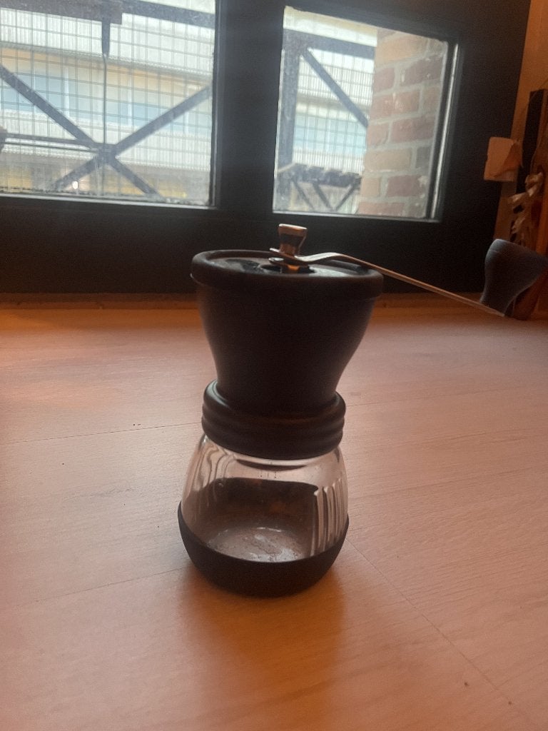 Koffiemolen Hario Skerton, Witgoed en Apparatuur, Ophalen of Verzenden, Nieuw, Barista-accessoire