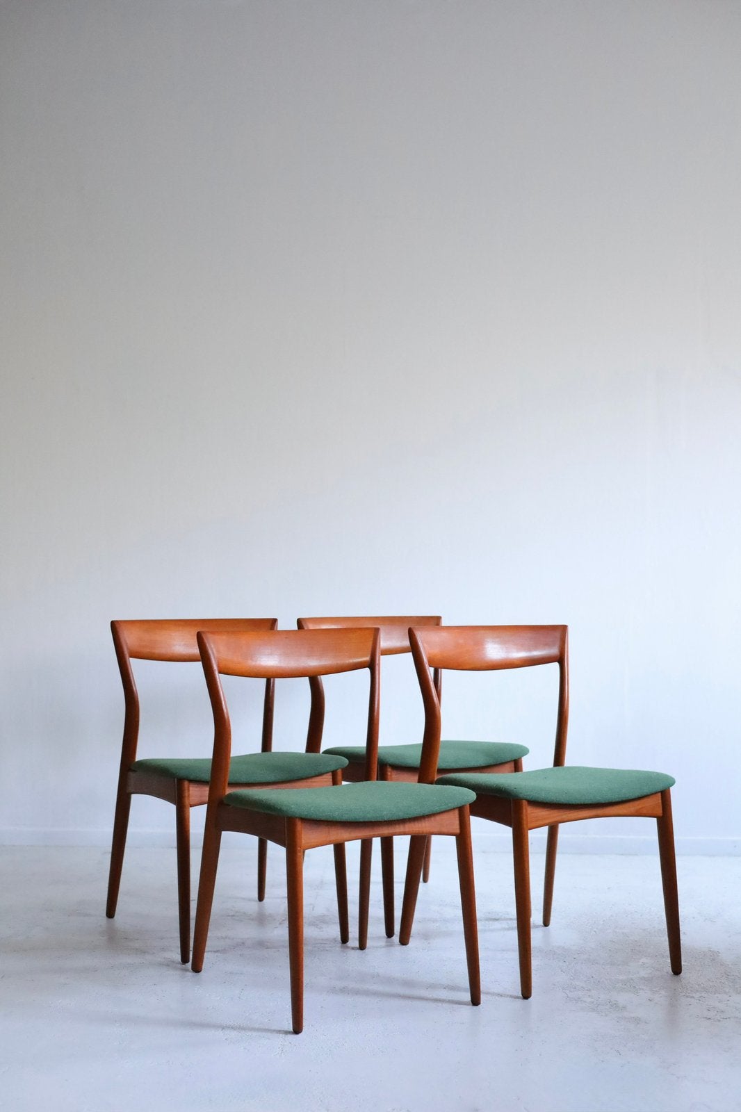 Set van 4 eetkamerstoelen R. Borregaard, jaren 70, Ophalen, Hout, Overige kleuren, Design