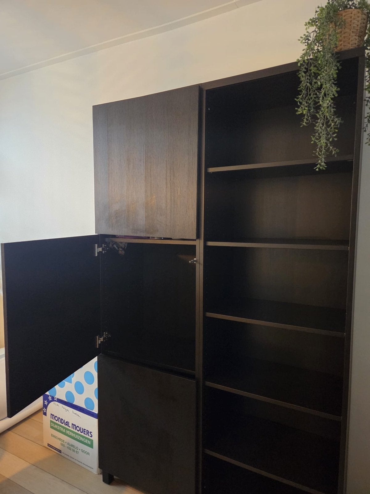 IKEA Kast besta zwart met Planken en Deuren, Ophalen, 100 tot 150 cm, 200 cm of meer, Zo goed als nieuw
