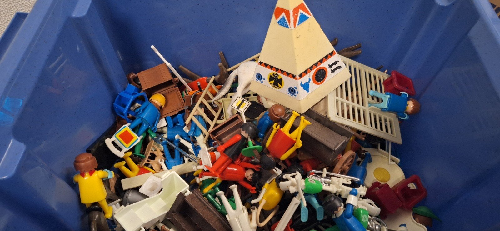 Grote partij Playmobil met veel poppetjes en accessoires, Ophalen of Verzenden, Gebruikt
