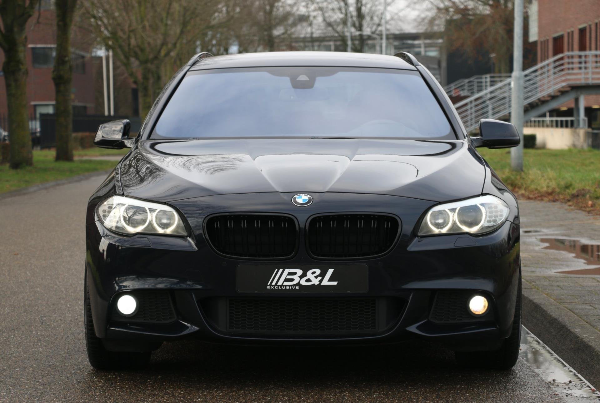 BMW 5-serie Touring 530xd Aut XDrive M Sport High Executive, Auto's, BMW, Automaat, Euro 5, Gebruikt, Zwart