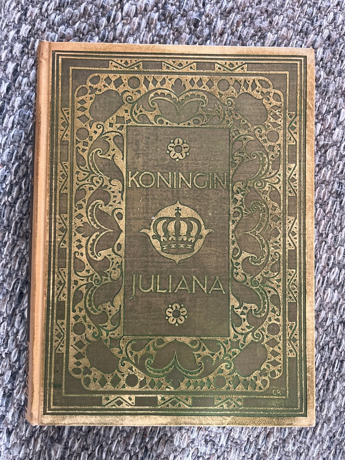Koningin Juliana Officieel Gedenkboek 1948, Ophalen of Verzenden, 20e eeuw of later, Gelezen