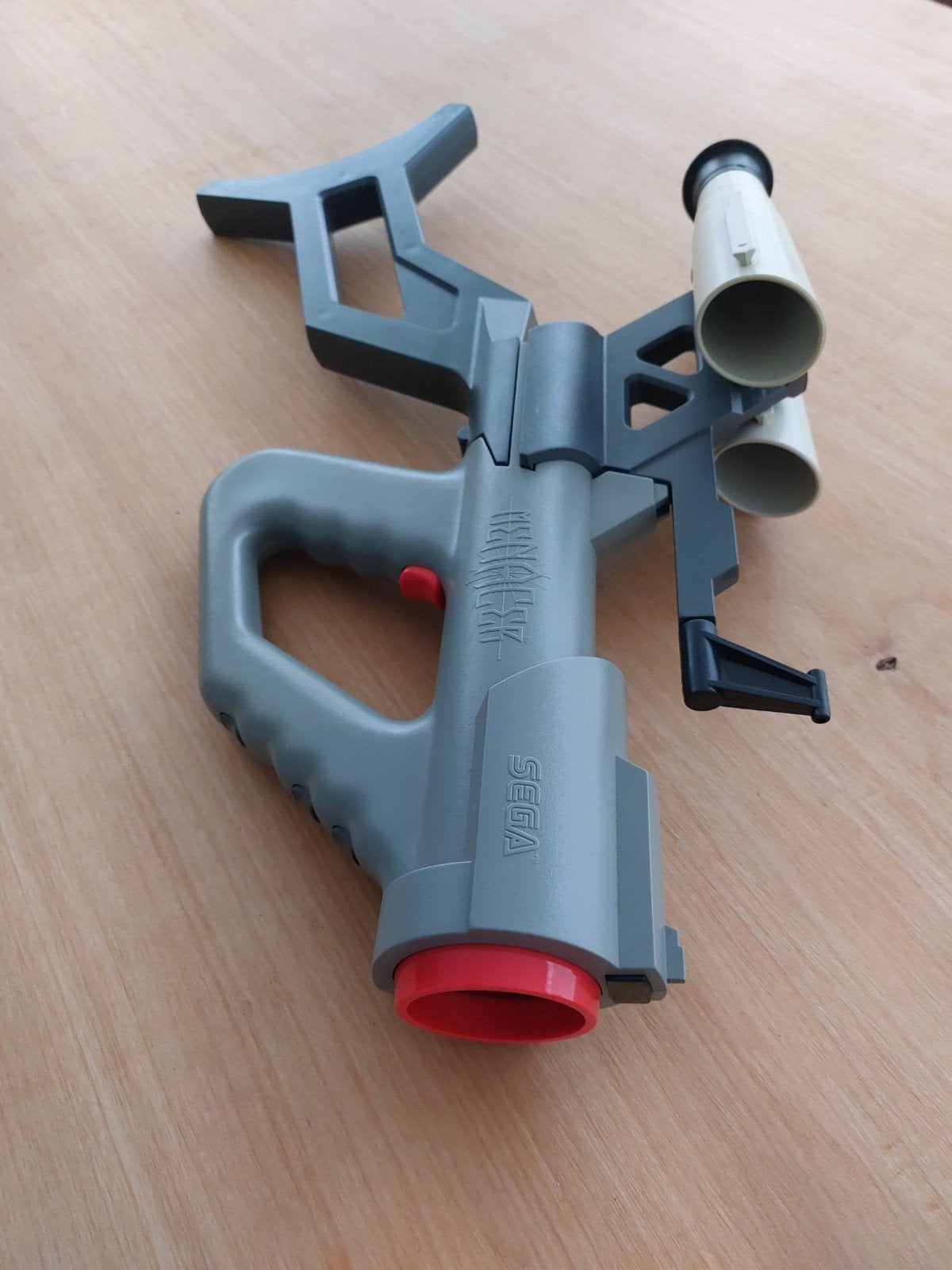 Sega Menacer Light Gun voor Mega Drive, Spelcomputers en Games, Spelcomputers | Sega, Ophalen, Gebruikt, Met 1 controller, Mega Drive
