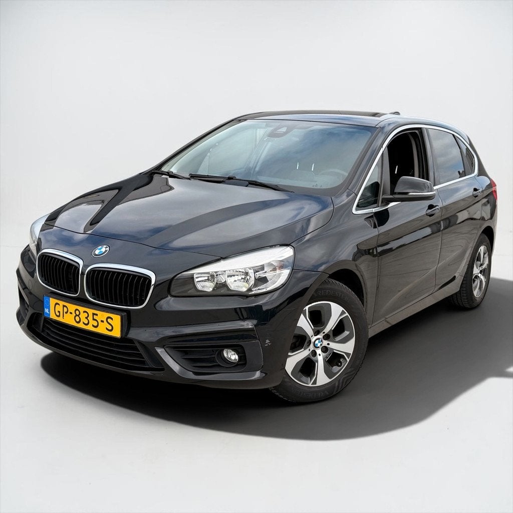 BMW 2-serie Active Tourer 218i Essential nieuwe APK 1e eigen, Auto's, BMW, Gebruikt, Zwart, Origineel Nederlands, Bedrijf