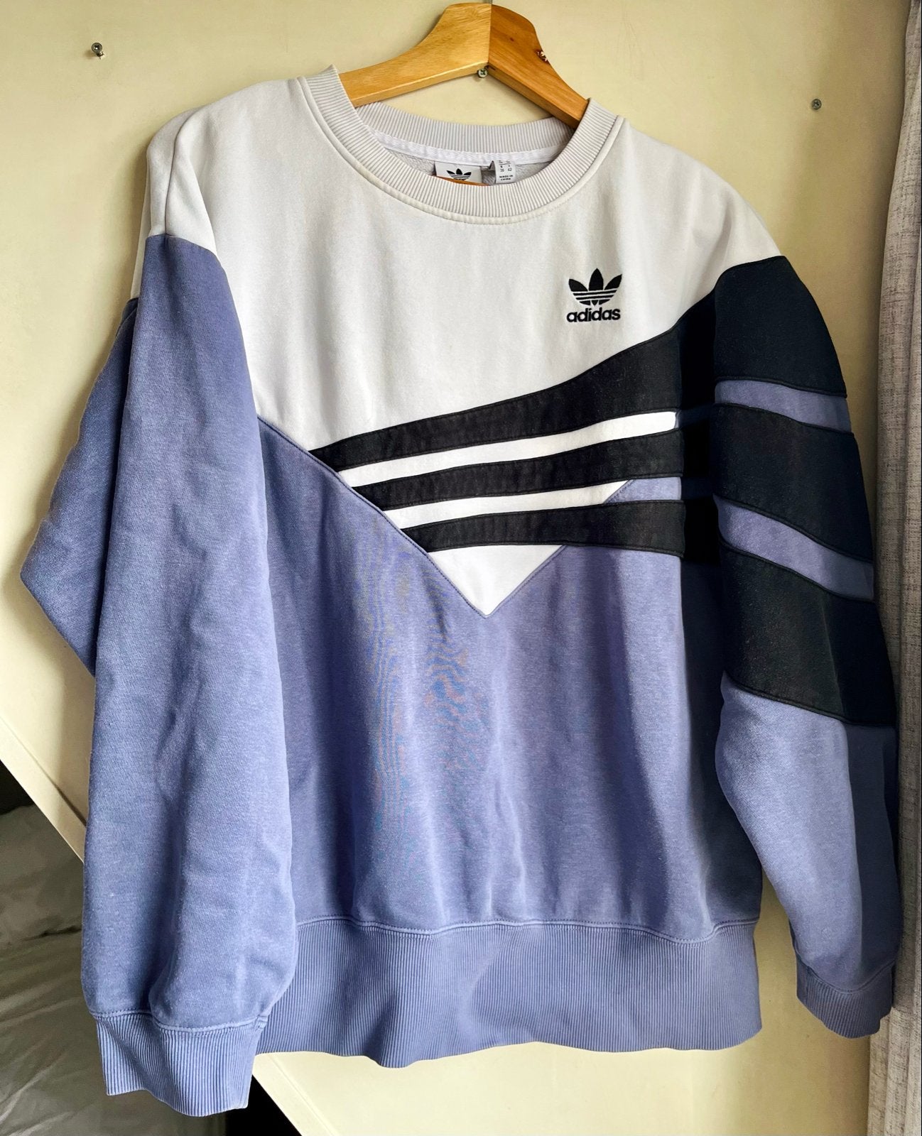 Adidas sweater met color block design - Maat 36 (S), Ophalen of Verzenden, Gedragen, Maat 36 (S), Wit