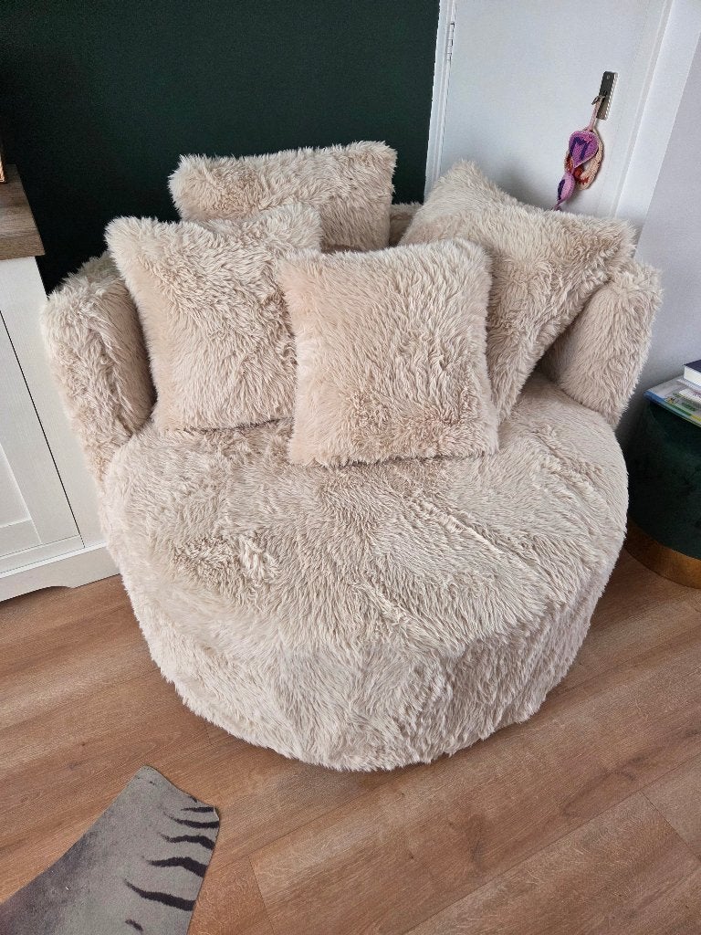 Nieuwe zachte love seat, Huis en Inrichting, Fauteuils, Ophalen, Teddy, Nieuw, 75 tot 100 cm