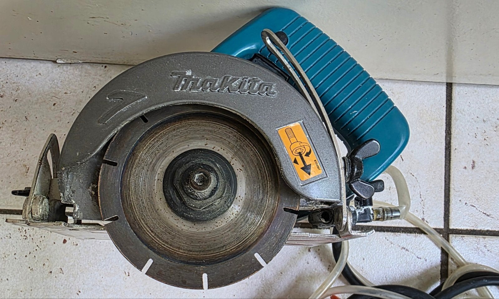 Tegelzaag/Diamantzaag Makita met waterkoeling Professioneel, Ophalen of Verzenden, 1200 watt of meer, 30 tot 70 mm