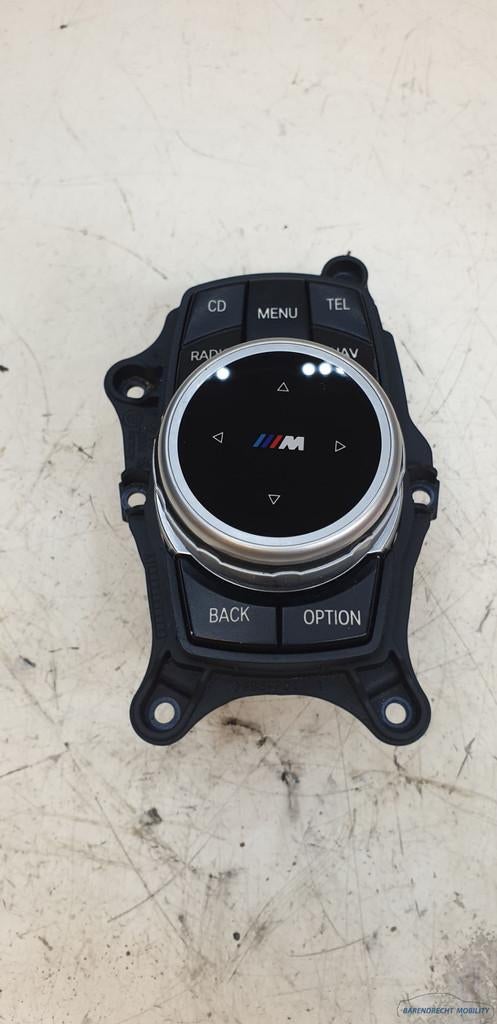 M logo Idrive knop bedieningspaneel BMW 3 serie E90 92494390, Petuelring 130
80788  Munich, DE, Gebruikt, Info@bmw.de, Ophalen of Verzenden
