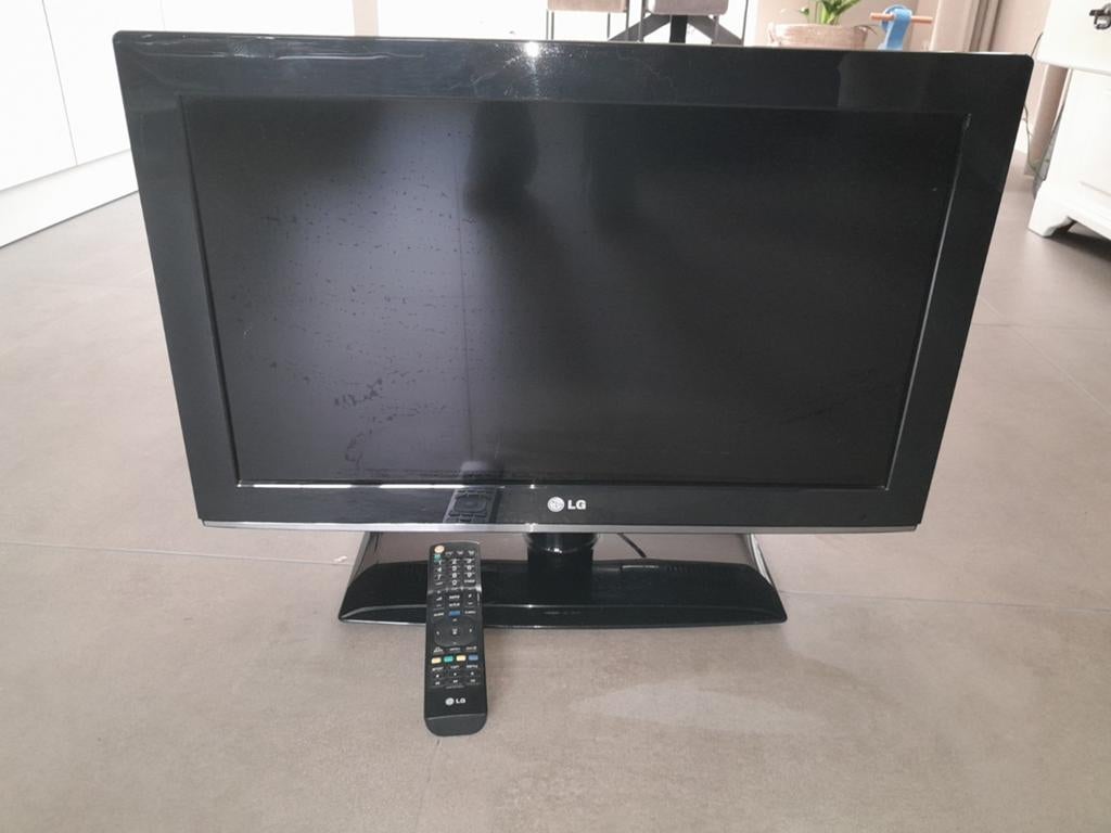 TV met afstandsbediening, type LG 26LK330, Gebruikt, 50 Hz, 40 tot 60 cm, Ophalen