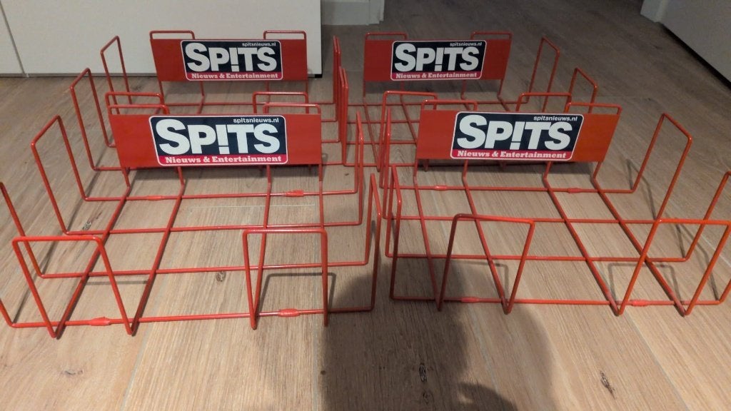 4x Vintage Metalen Spits Krantenrek / Tijdschriftenrek, Ophalen of Verzenden