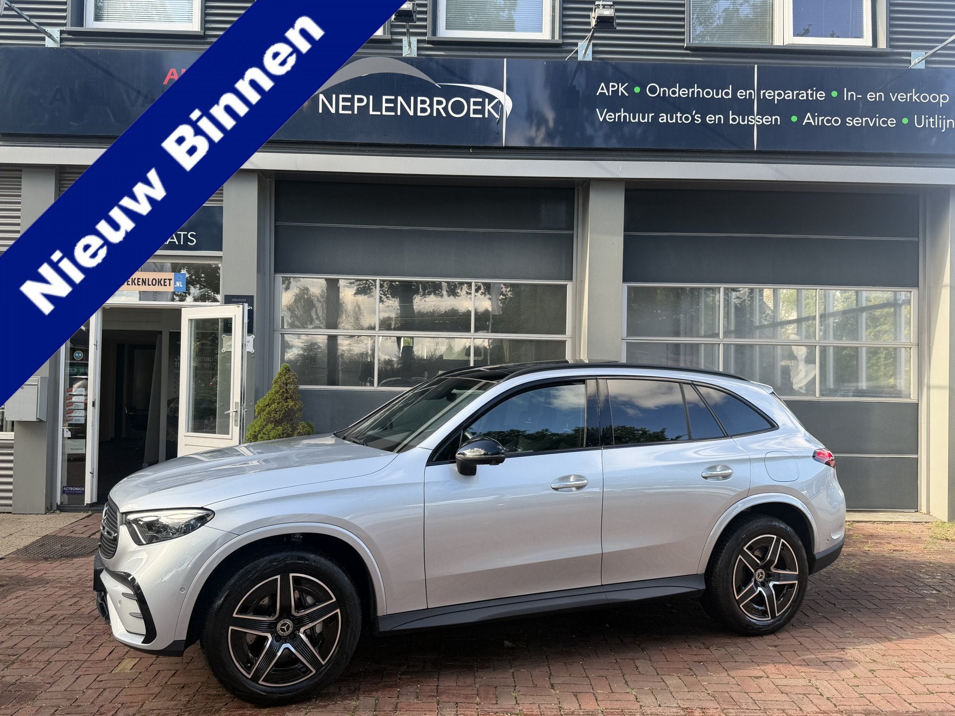 Mercedes-Benz GLC 300e 4MATIC AMG Line | Panorama | Burmeste, Auto's, Mercedes-Benz, Automaat, Automatische klimaatregeling, Gebruikt