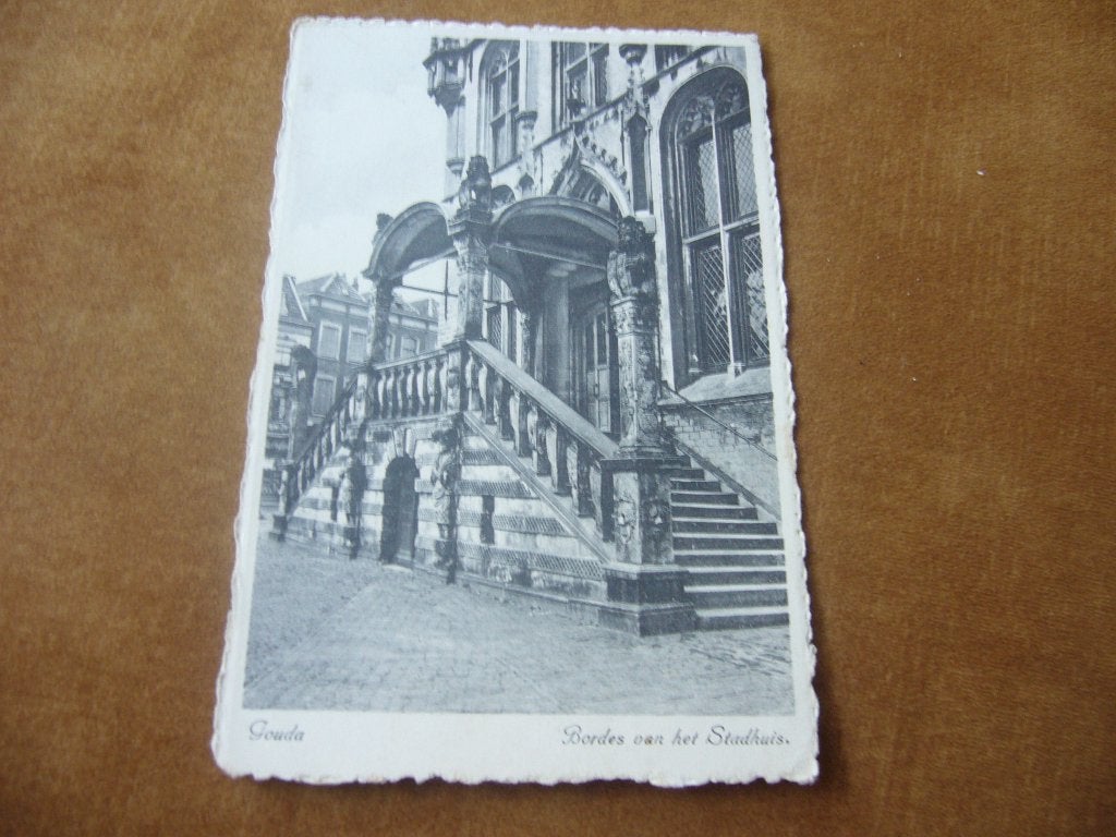 GOUDA  =  BORDES VAN HET STADHUIS, Ophalen of Verzenden, 1940 tot 1960, Gelopen, Zuid-Holland