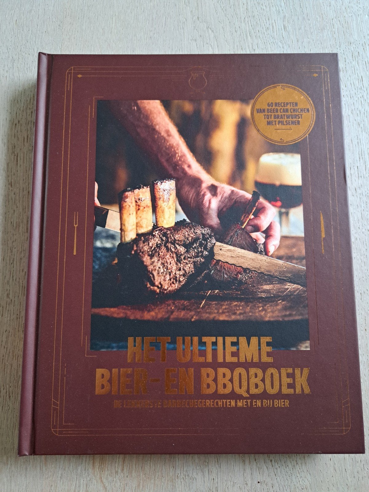 HET ULTIEME BIER EN BBQBOEK - Jeroen Hazebroek, Boeken, Ophalen of Verzenden, Zo goed als nieuw