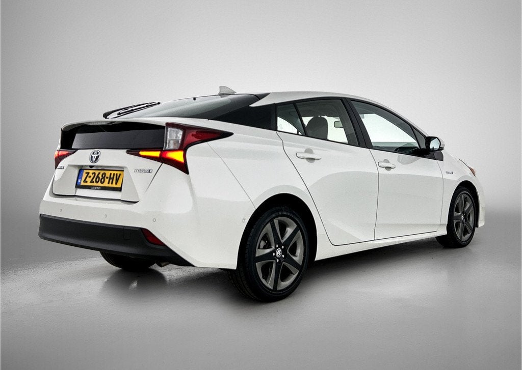 Toyota Prius 1.8 Hybrid Executive | Navigatie | Stoelverwarm, 12 maanden, Stof, Bedrijf, Hybride Elektrisch/Benzine