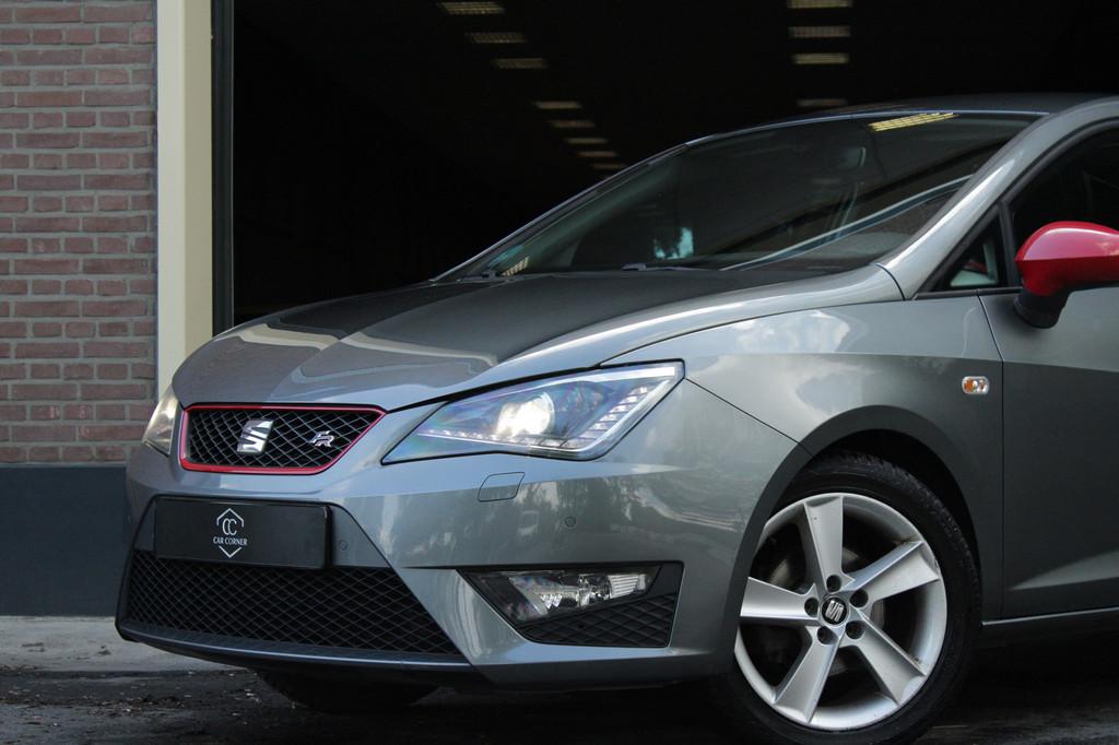 Seat Ibiza 1.0 TSI FR 95PK |Camera|Xenon|CarPlay|Vol!|, Auto's, Voorwielaandrijving, Stof, Gebruikt, Zwart