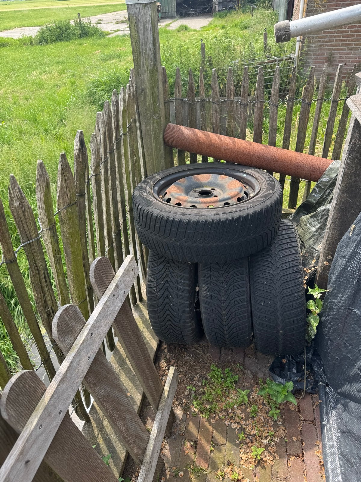 Gebruikte winterbanden met velgen 185/55 R15, Auto diversen, Velgenbomen, Ophalen, Gebruikt