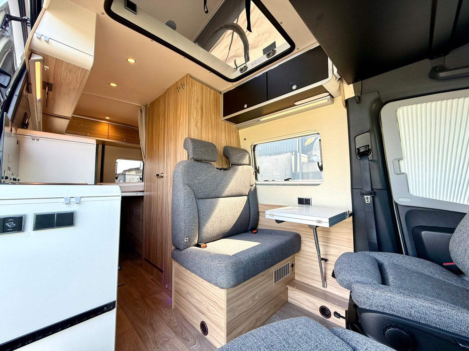 Foto 7 van Hymer Grand Canyon S 4x4 offroad Mercedes 190PK, 26.680km