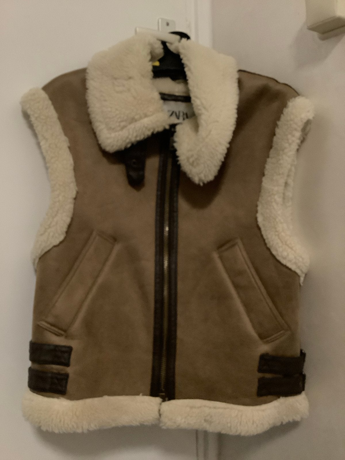 Zara mouwloos vest met teddy voering, Ophalen, Zo goed als nieuw, Maat 38/40 (M), Bruin