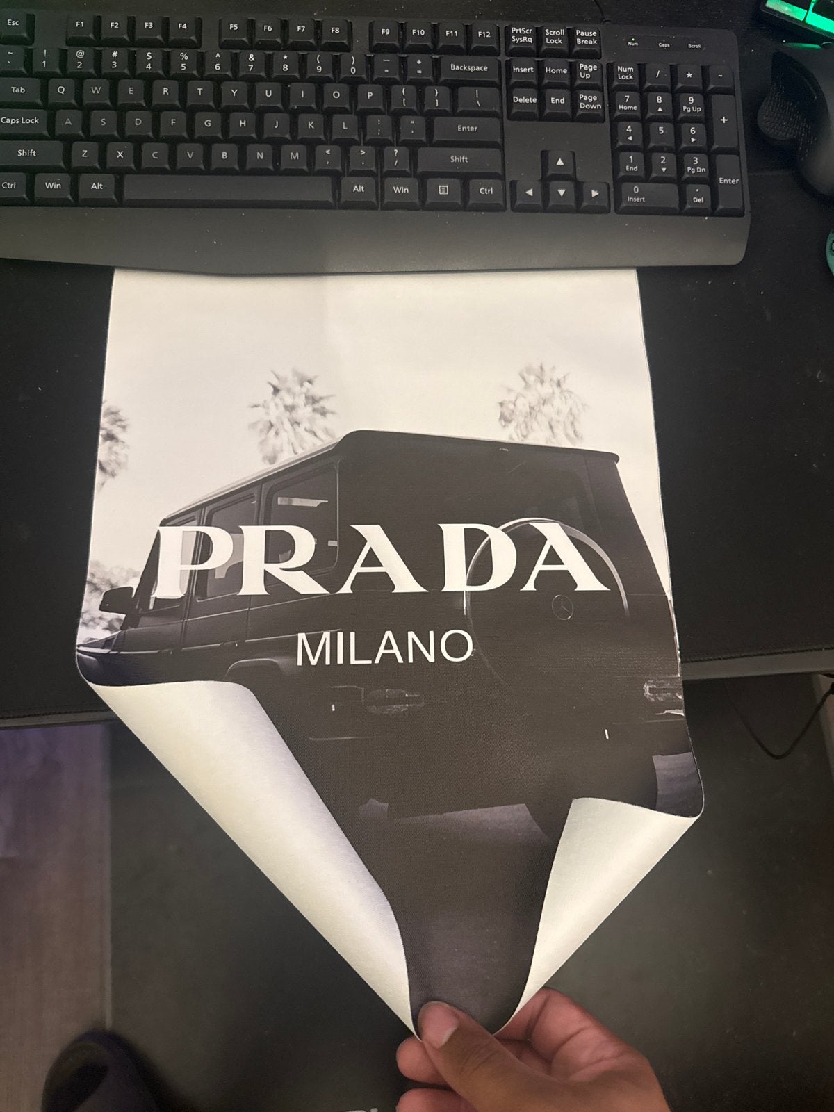 Prada Milano Auto Poster Zwart-Wit 30x40, Ophalen, 50 – 75, Nieuw, Foto of Poster
