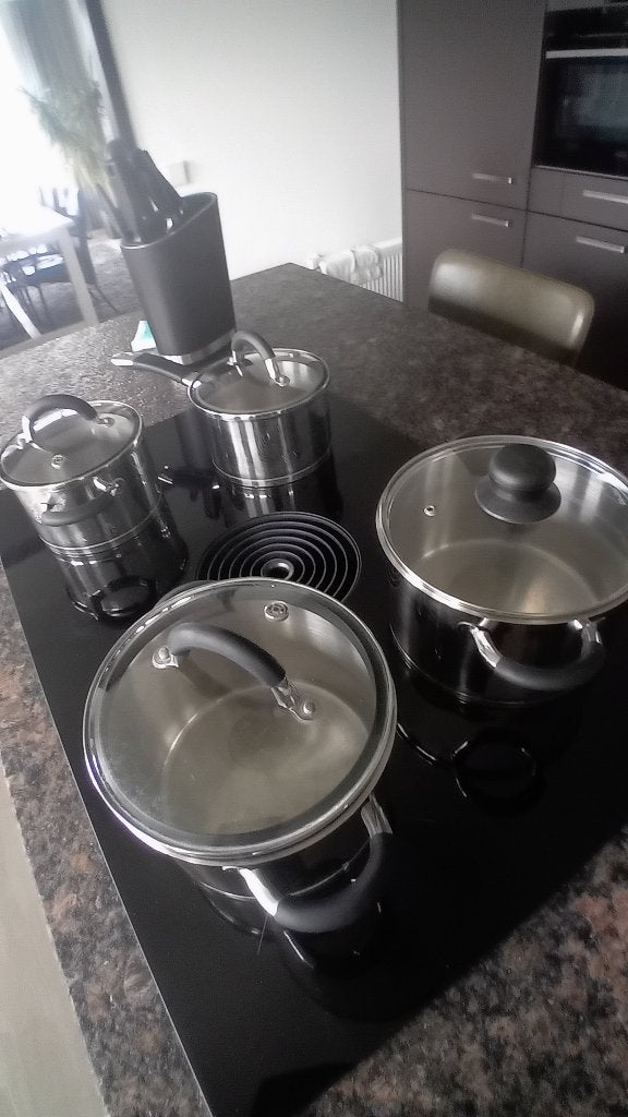 Set van 4 SOLA pannen., Ophalen, Gebruikt, Pannenset, Geschikt voor inductie