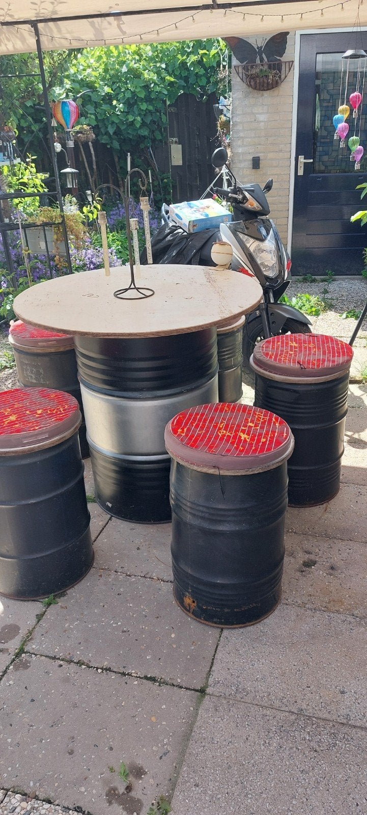 Unieke tuinset van olievaten - 1 tafel, 5stoelen, Ophalen of Verzenden