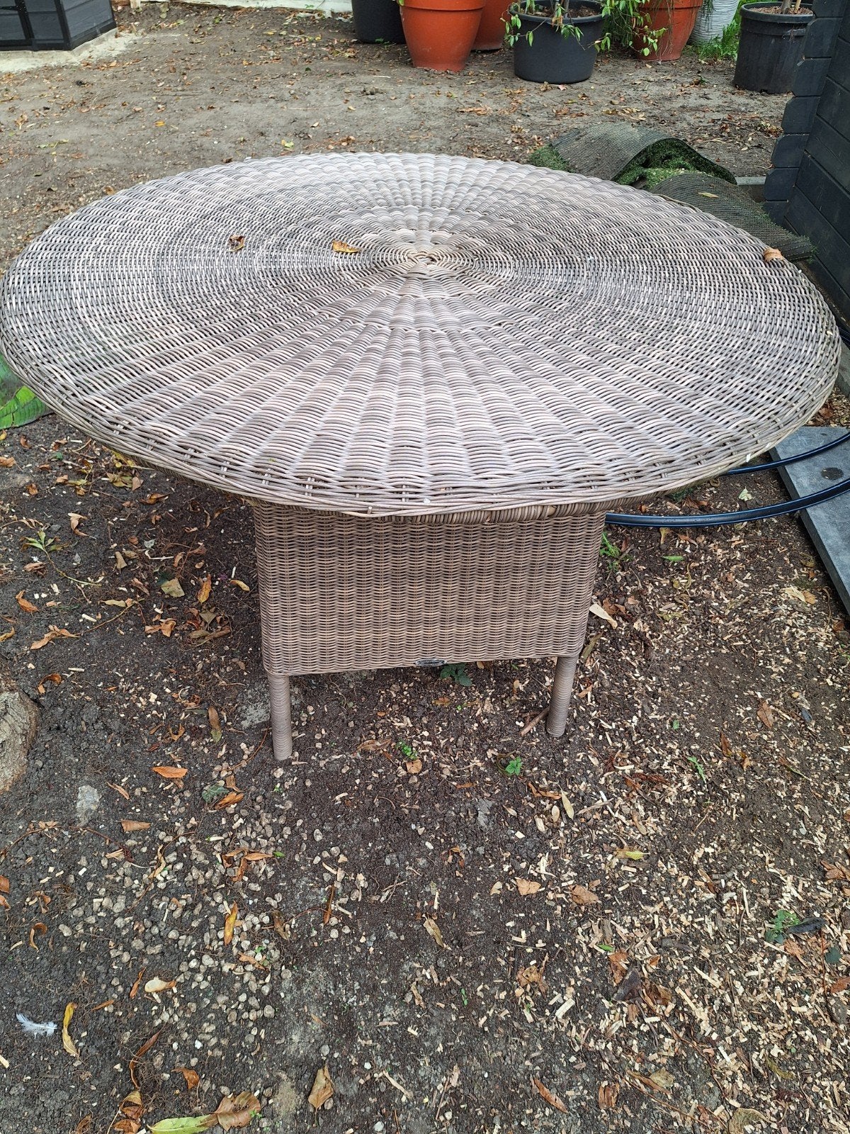 Tuintafel rond - Gebruikt. Gratis afhalen, Tuin en Terras, Ophalen, Gebruikt, Rond, Kunststof