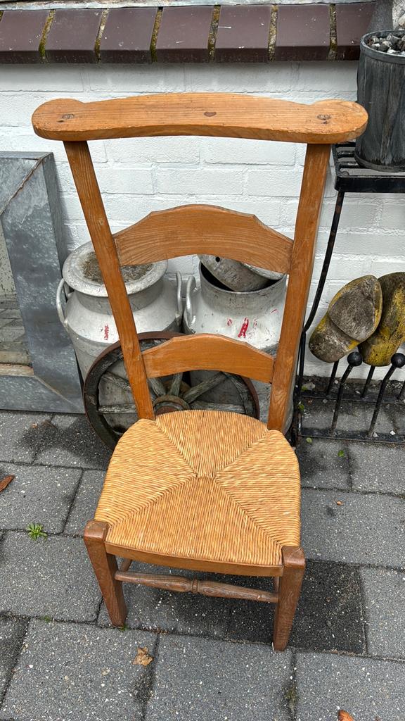 Antiek bidstoeltje met biezen zitting, Ophalen