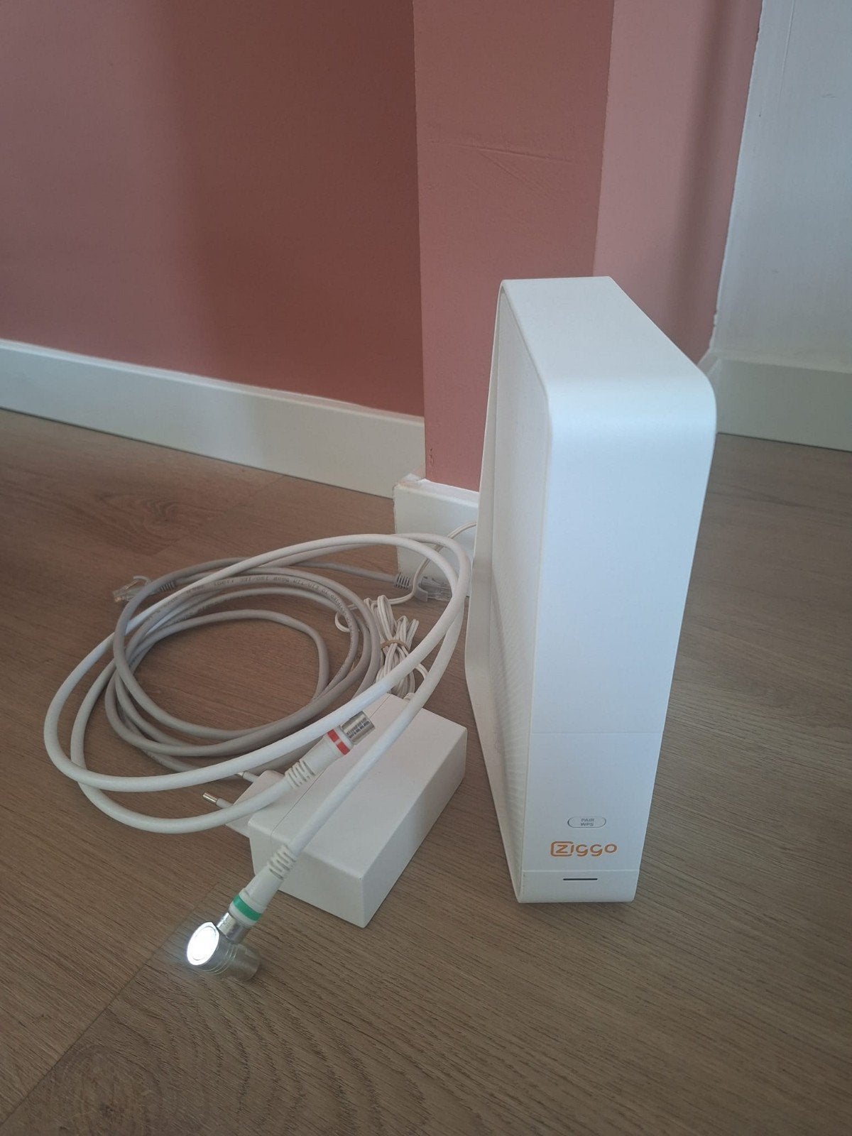 Ziggo router, Ophalen of Verzenden, Zo goed als nieuw