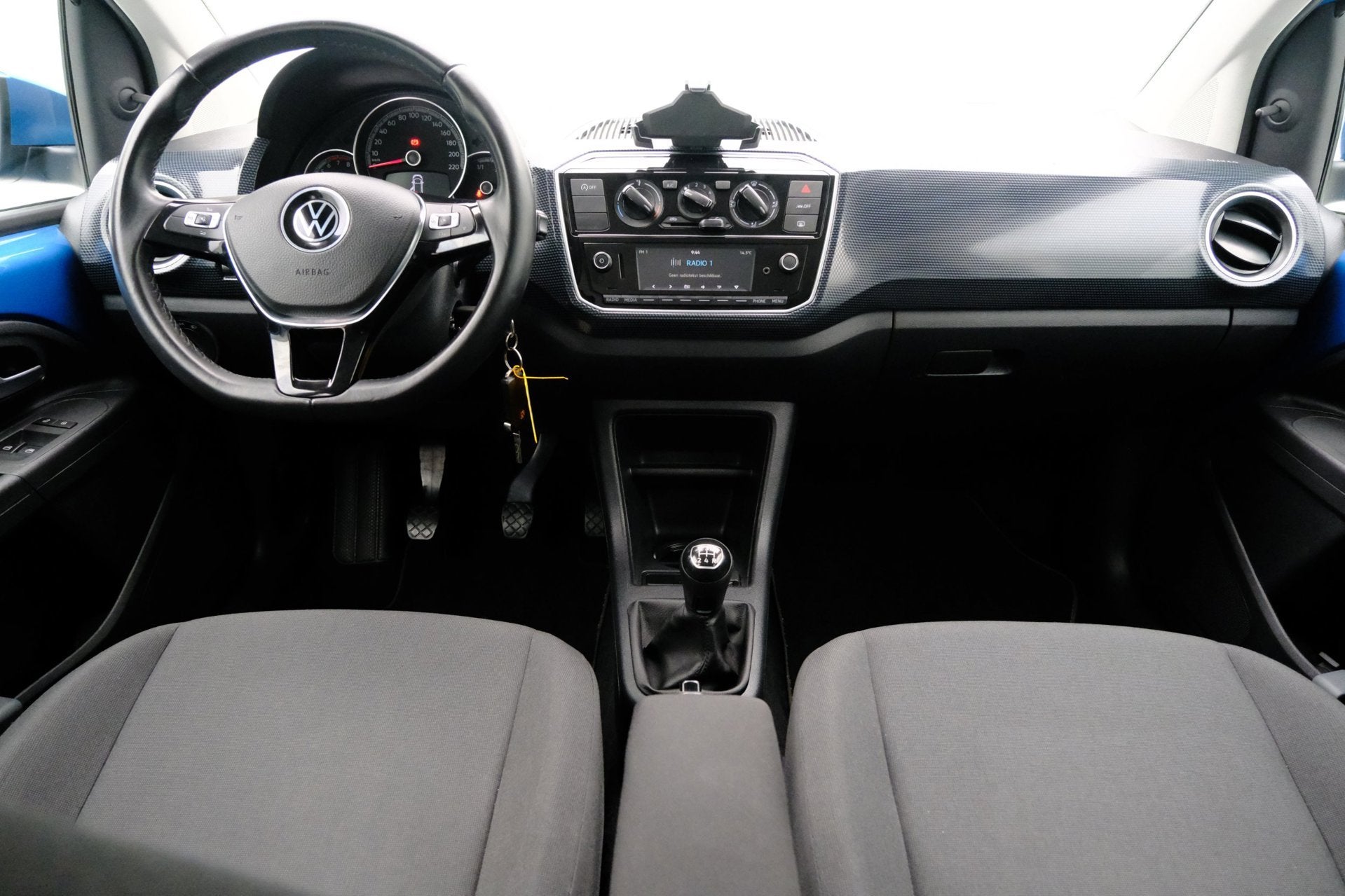 Foto 6 van Volkswagen Up! 1.0 R-Line 5-drs Airco|17" LMV|Zwart dak|PDC