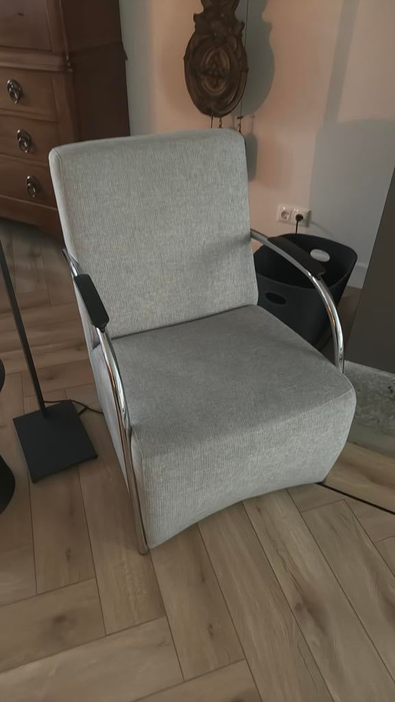 Superleuke stoel grijs als nieuw!, Huis en Inrichting, Fauteuils, Ophalen, Zo goed als nieuw, 75 tot 100 cm, 50 tot 75 cm