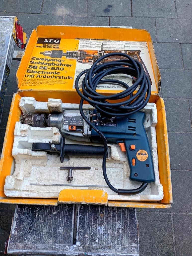 AEG Slagboormachine SB 2E-680 Electronic, Ophalen, Gebruikt