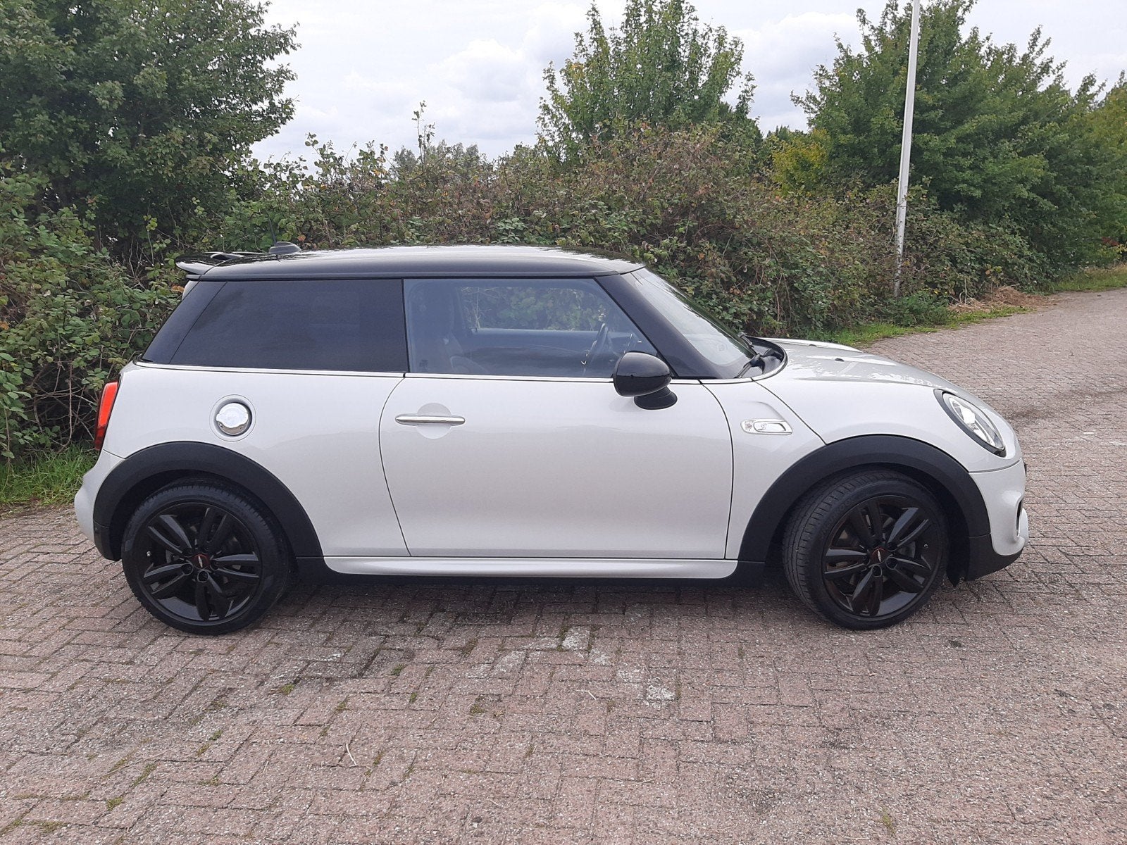 Mini  Cooper S 2.0 JOHN COOPER WORKS( 2018)    KUIPSTOELEN, 136 pk, Zwart, 4 cilinders, 4 stoelen
