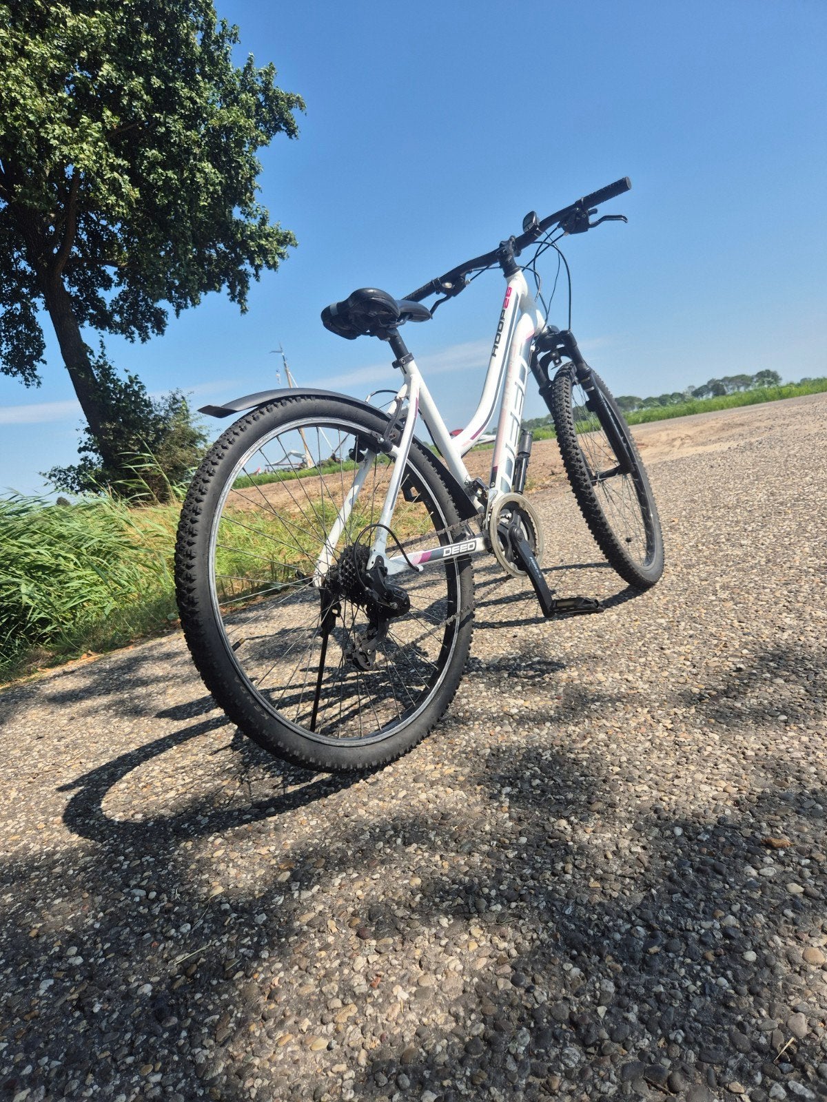 Hoop 26 Meiden/Damesfiets - Wit met roze accenten, Fietsen en Brommers, Gebruikt, 26 inch, Velgrem, Ophalen