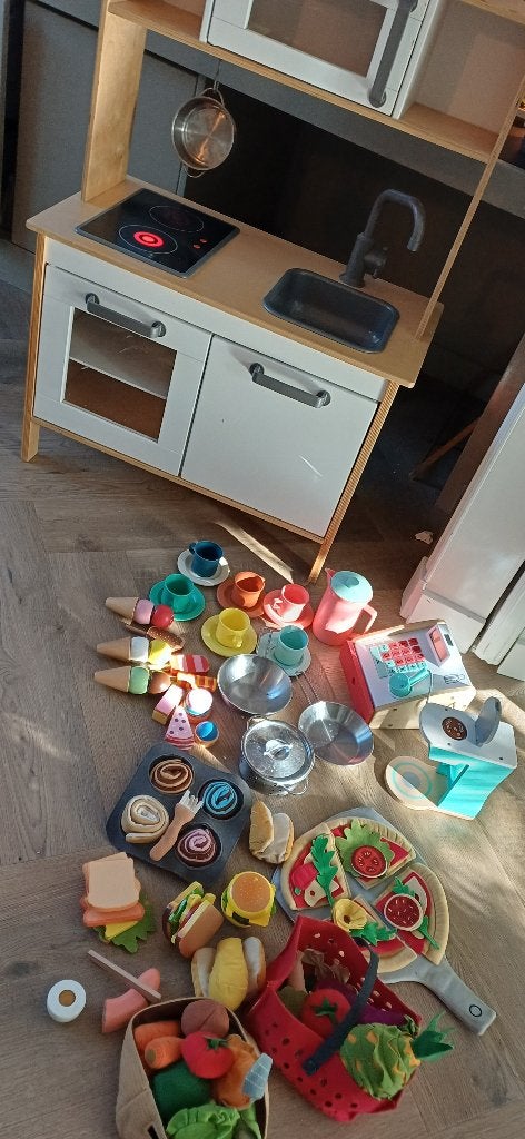 Grote speelkeuken met veel accessoires, Ophalen, Gebruikt, Hout, Speelkeuken