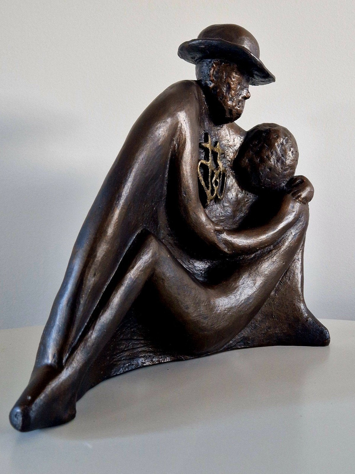 Pater Damiaan en leprapatiënt - Sculptuur, Ophalen of Verzenden