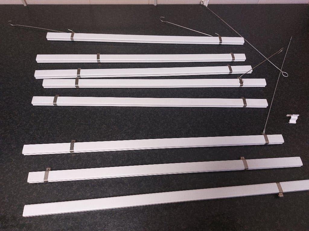 8x poster ophangers met haken voor aan een systeemplafond, Ophalen