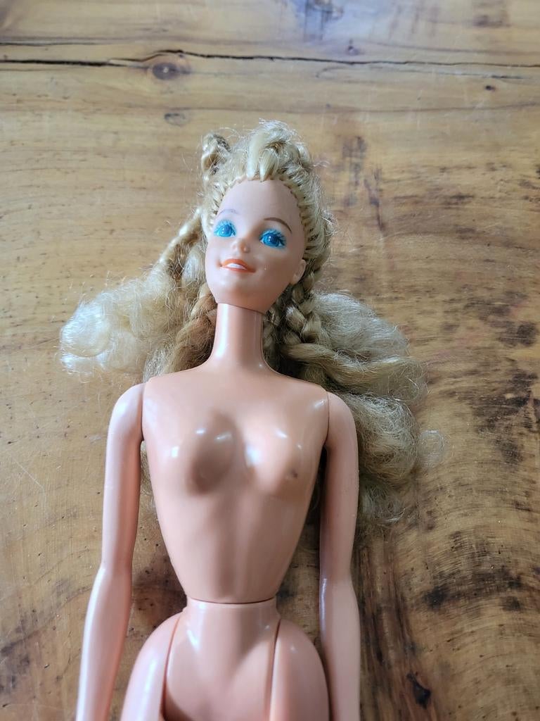 Vintage Barbie pop uit 1966, Mattel, Inc. Malaysia, Ophalen of Verzenden, Gebruikt, Barbie